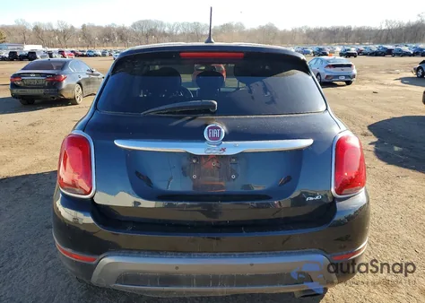 2017 Fiat 500X Trekking z USA, uszkodzony, nr VIN ZFBCFYCB5HP581735